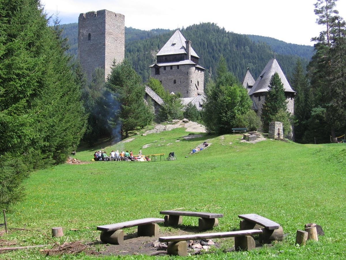 نزل Ramingsteinفي Burg Finstergrun المظهر الخارجي الصورة